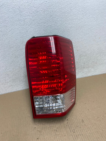 2007 2008 2009 Chrysler Aspen Tail Light Right Passenger Rh Side AE9521 LK2