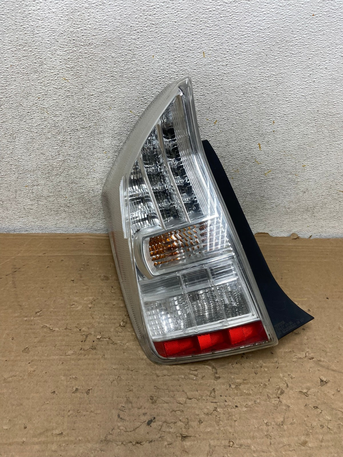 2010 2011 Toyota Prius Tail Light Left Driver LH Side AH9141 LK0