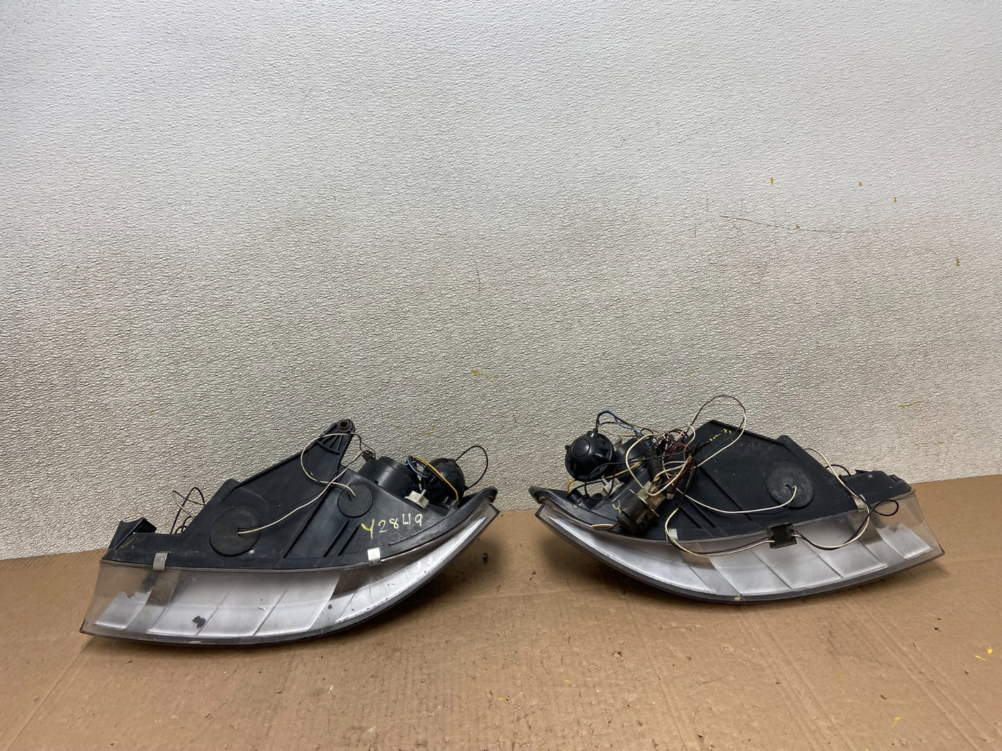 2001-2005 Volkswagen Passat Left+Right Set LED Black Headlight Y2849 DG11