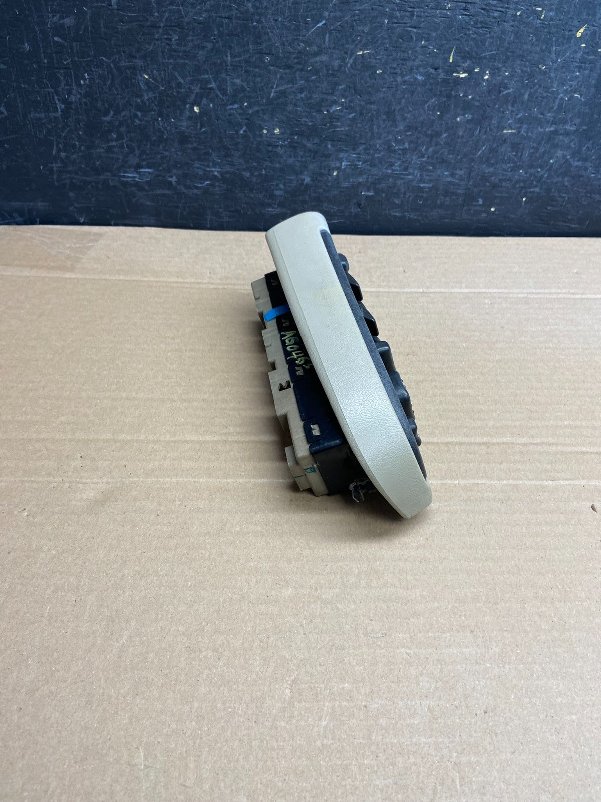 2003 to 2006 Suburban Tahoe Yukon Front Left Driver Window Switch AG0463 DG2