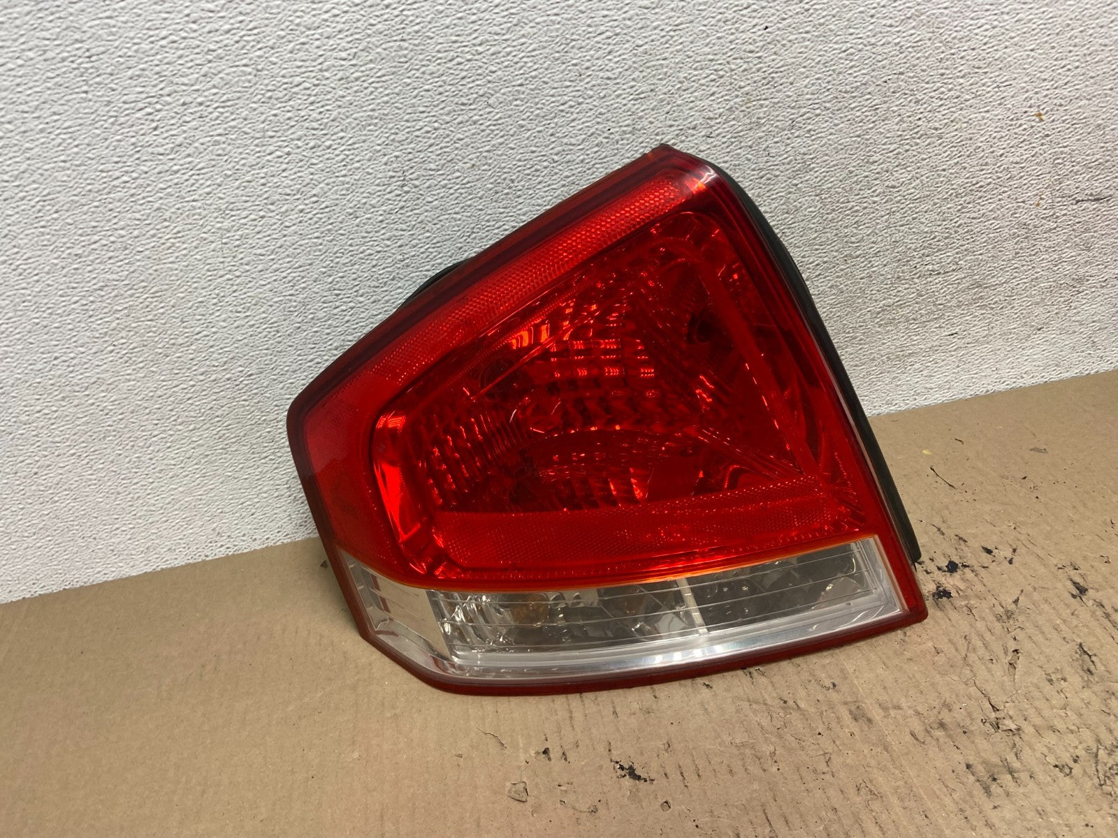 2007 to 2008 Kia Spectra Sedan Left Driver LH Side Tail Light AF5930 DG0