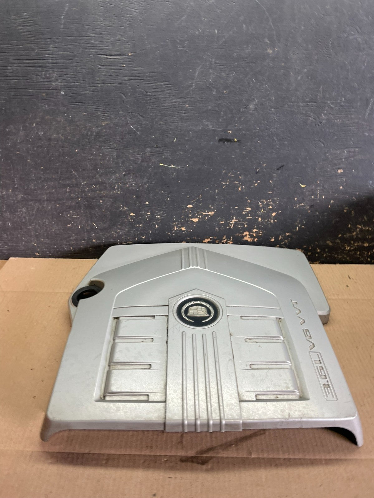 2004 to 2007  Cadillac CTS 3.6L Plastic Engine Cover Shield OEM Z8503 DG4
