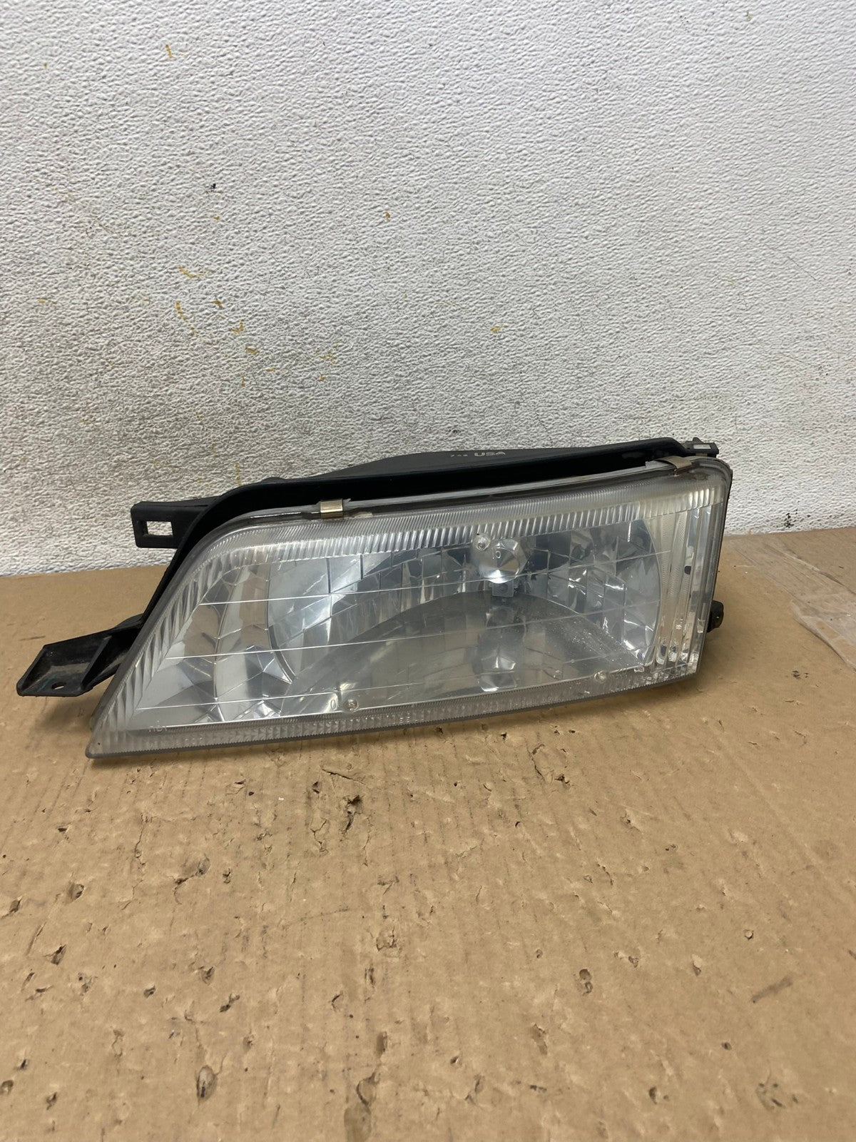 1997 to 1999 Nissan Maxima Left Driver LH Side Headlight Halogen AH2790 LK0