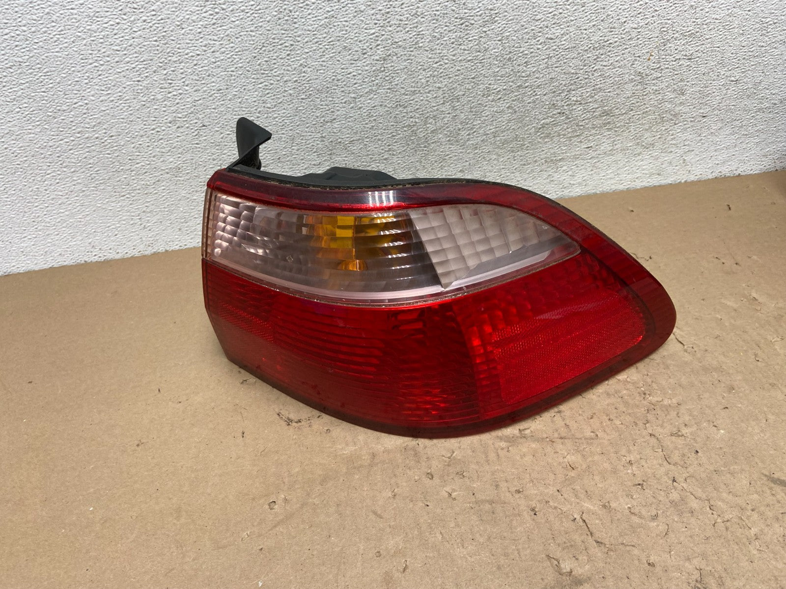 1998 to 2000 Honda Accord Sedan Tail light Right Passenger Side AG4387 PS0