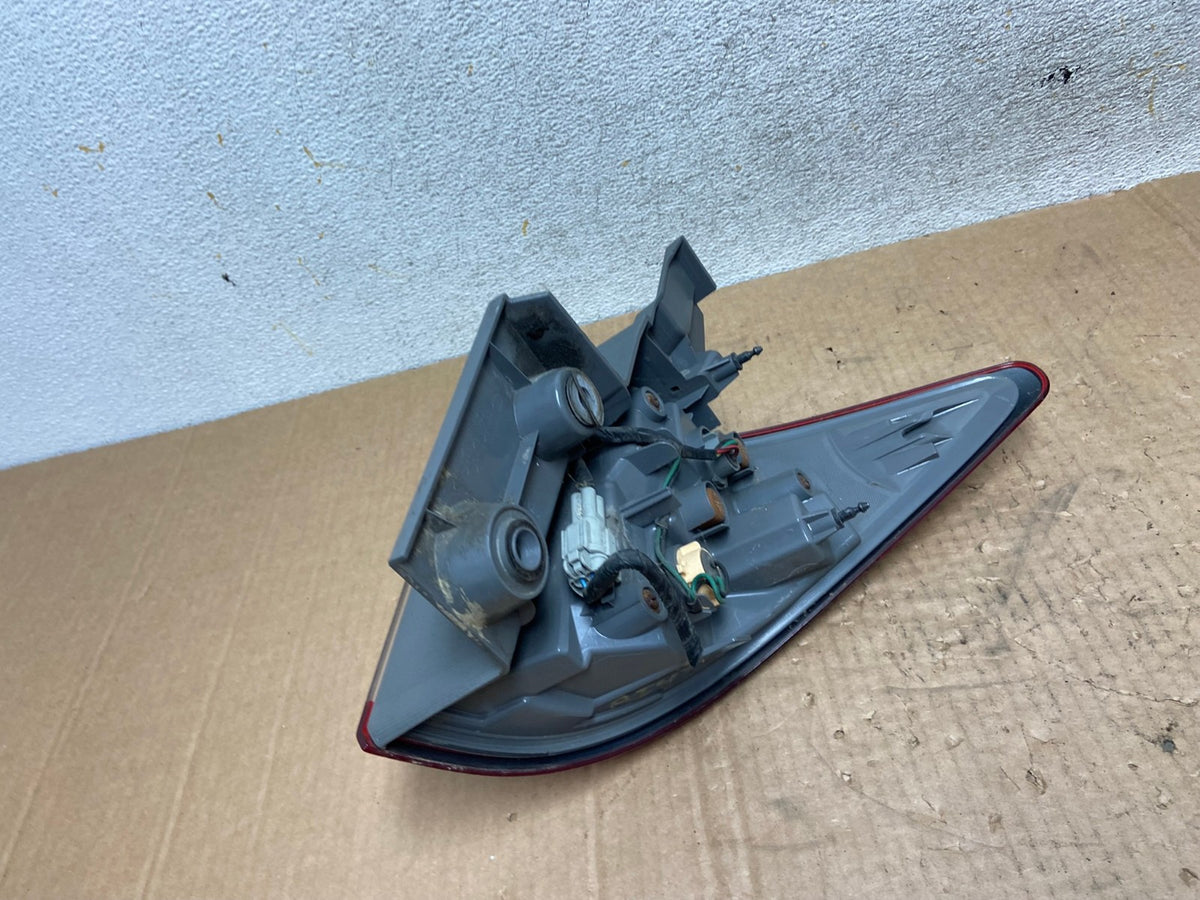 2011 to 2017 Nissan Quest Left Passenger LH Side Tail Light AI4748 LK4
