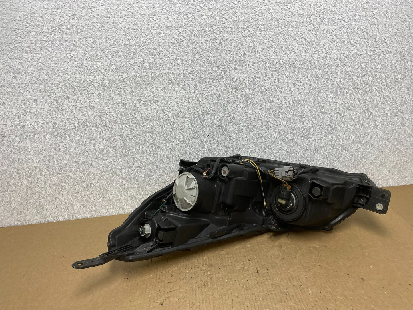 2010-2012 Subaru Legacy Outback Right Passenger Headlight Oem AC1402 DW4