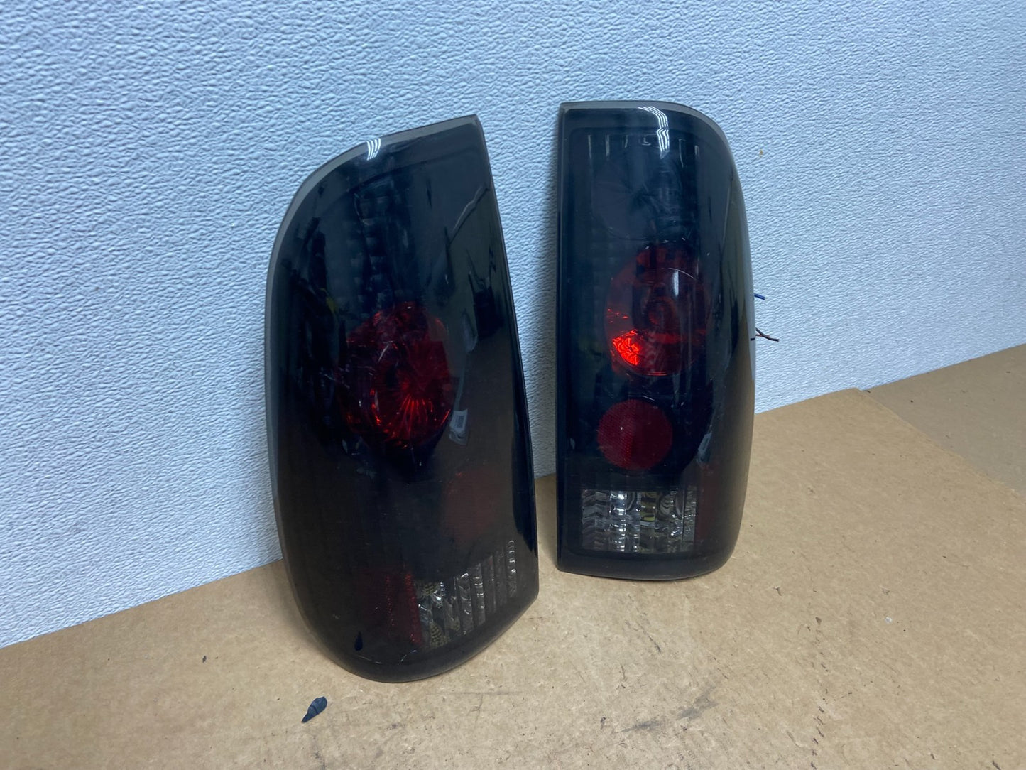 1997 to 2003 Ford F-250 F250 Left+Right Set Black Tail Lights ac3371 DG2