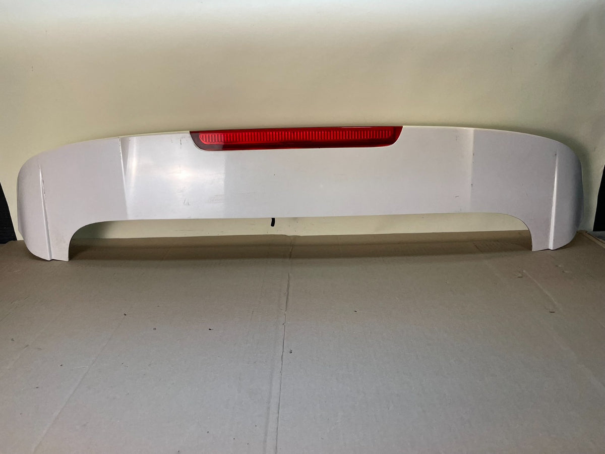 2016 to 2020 Kia Sorento Rear Spoiler Wing Brake Light AJ0673 DG0