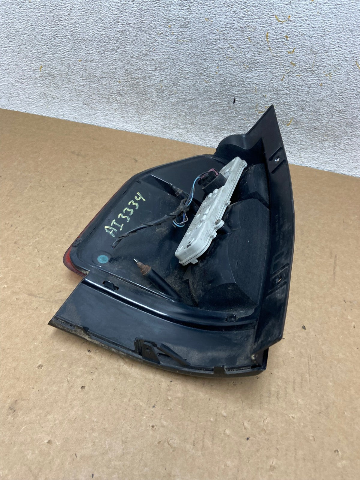 2002-2009 GMC Envoy Right Passenger RH Side Tail Light AI3334 LK7