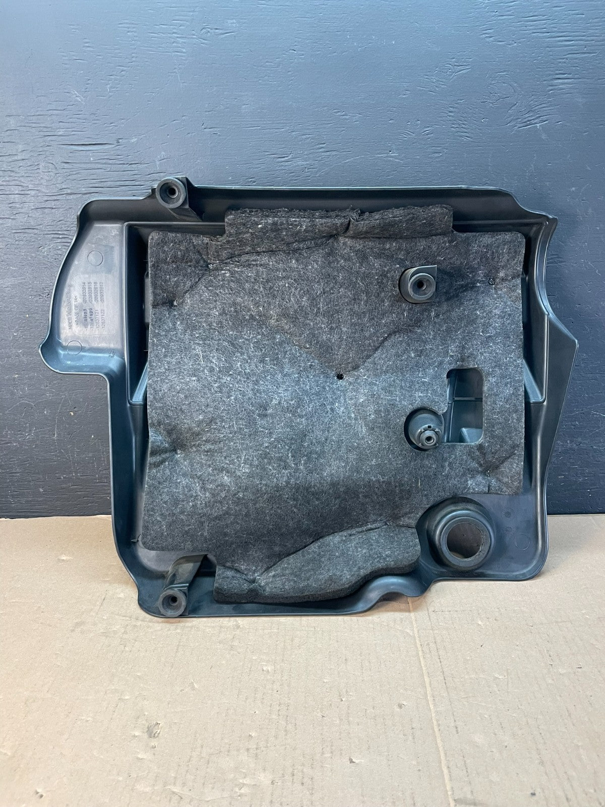 2010 to 2012 Chevrolet Equinox V6 VVT Plastic Engine Cover Shield AD8425 DG3