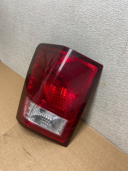 2007 2008 2009 2010 Jeep Grand Cherokee Left Driver Lh Tail Light Oem AA1152 DW1