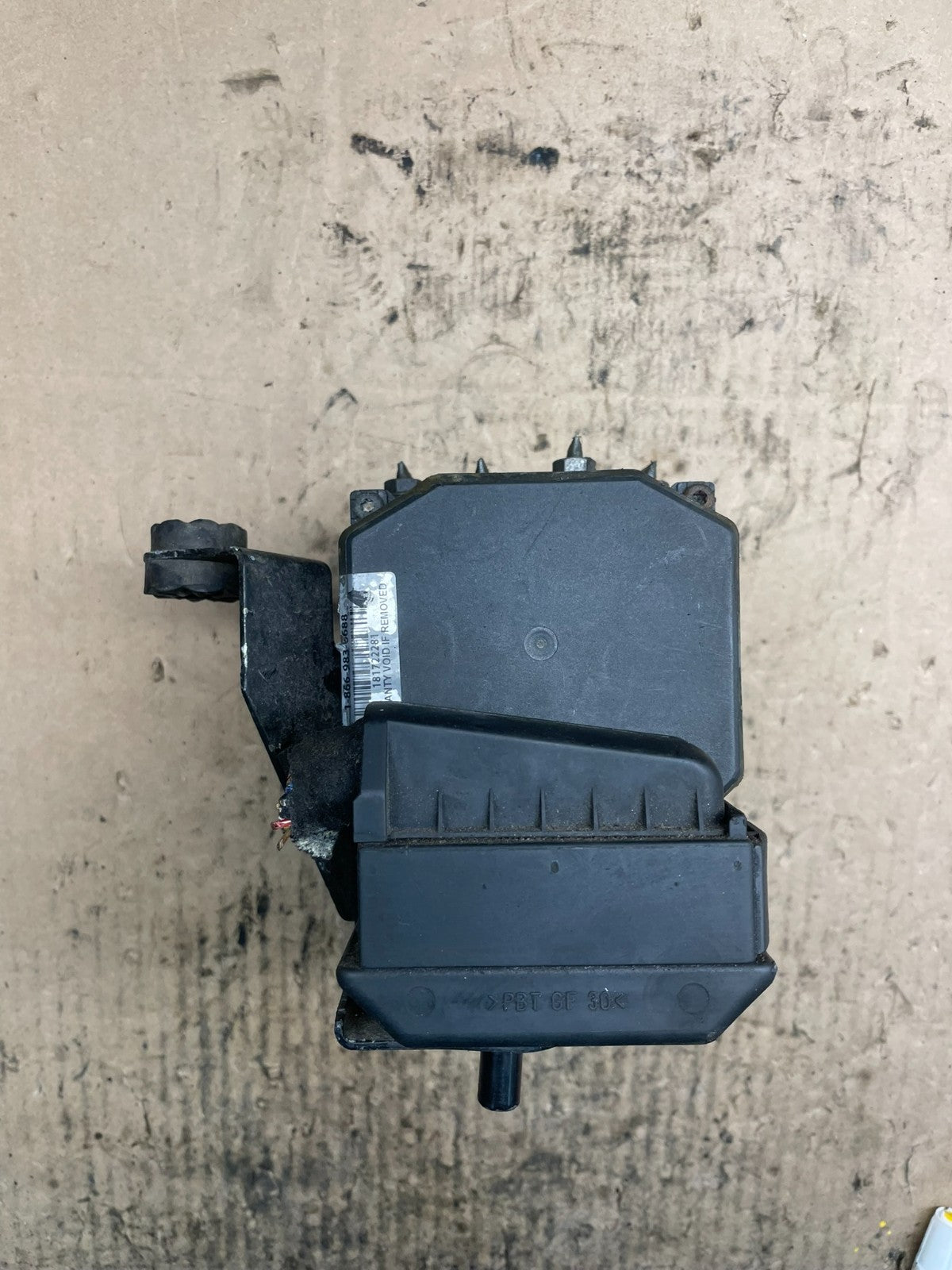 2016 - 2018 Kia Sorento ABS Anti-Lock Brake Pump 6758969 S8433 DG4