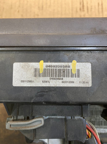 2006 Jeep Grand Cherokee Integrated Power Fuse Box 04692085ab AC0968 DG6