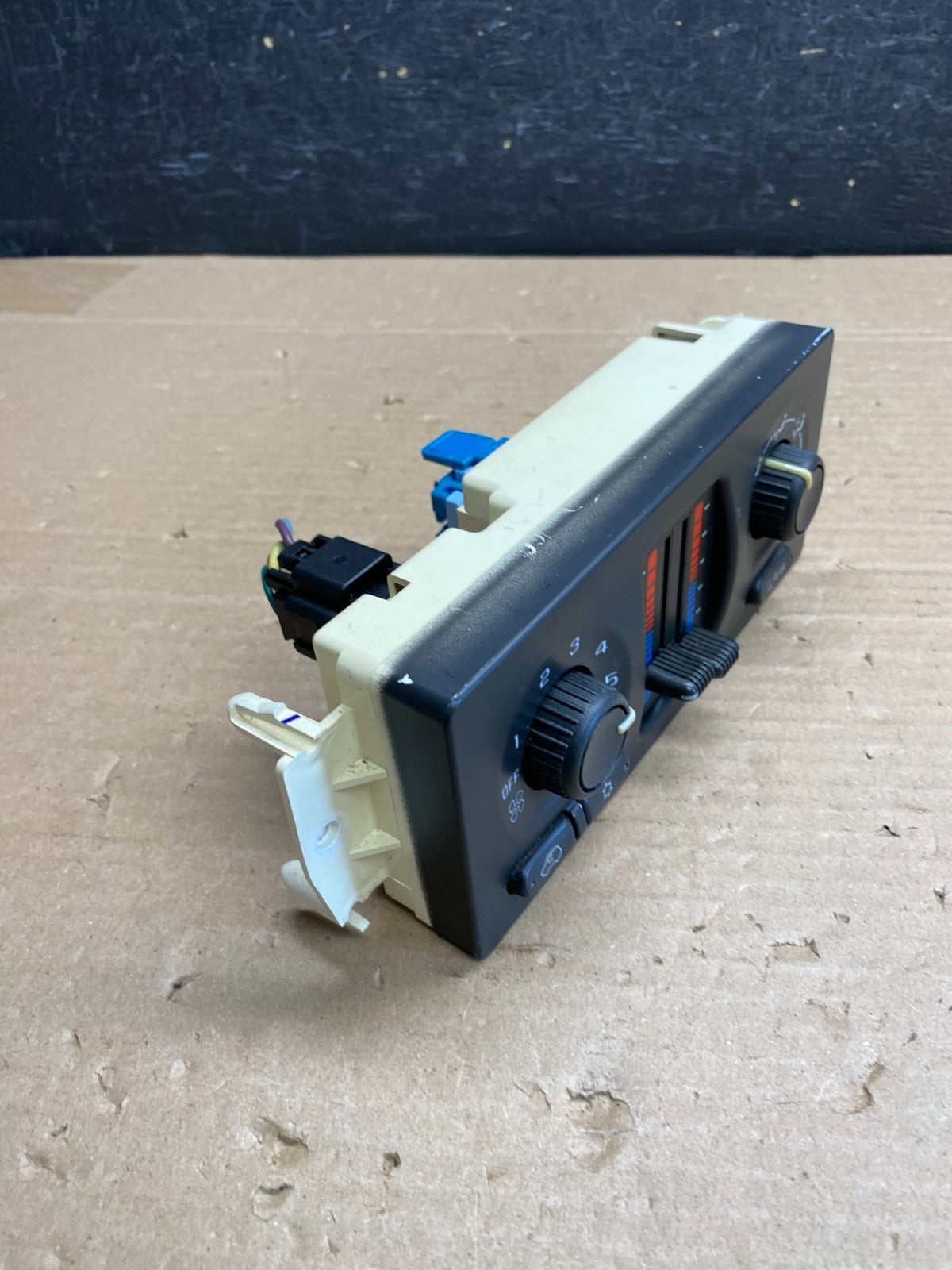 2003 to 2006 Chevrolet Silverado HVAC Heater Climate Control Module AG5235DG1
