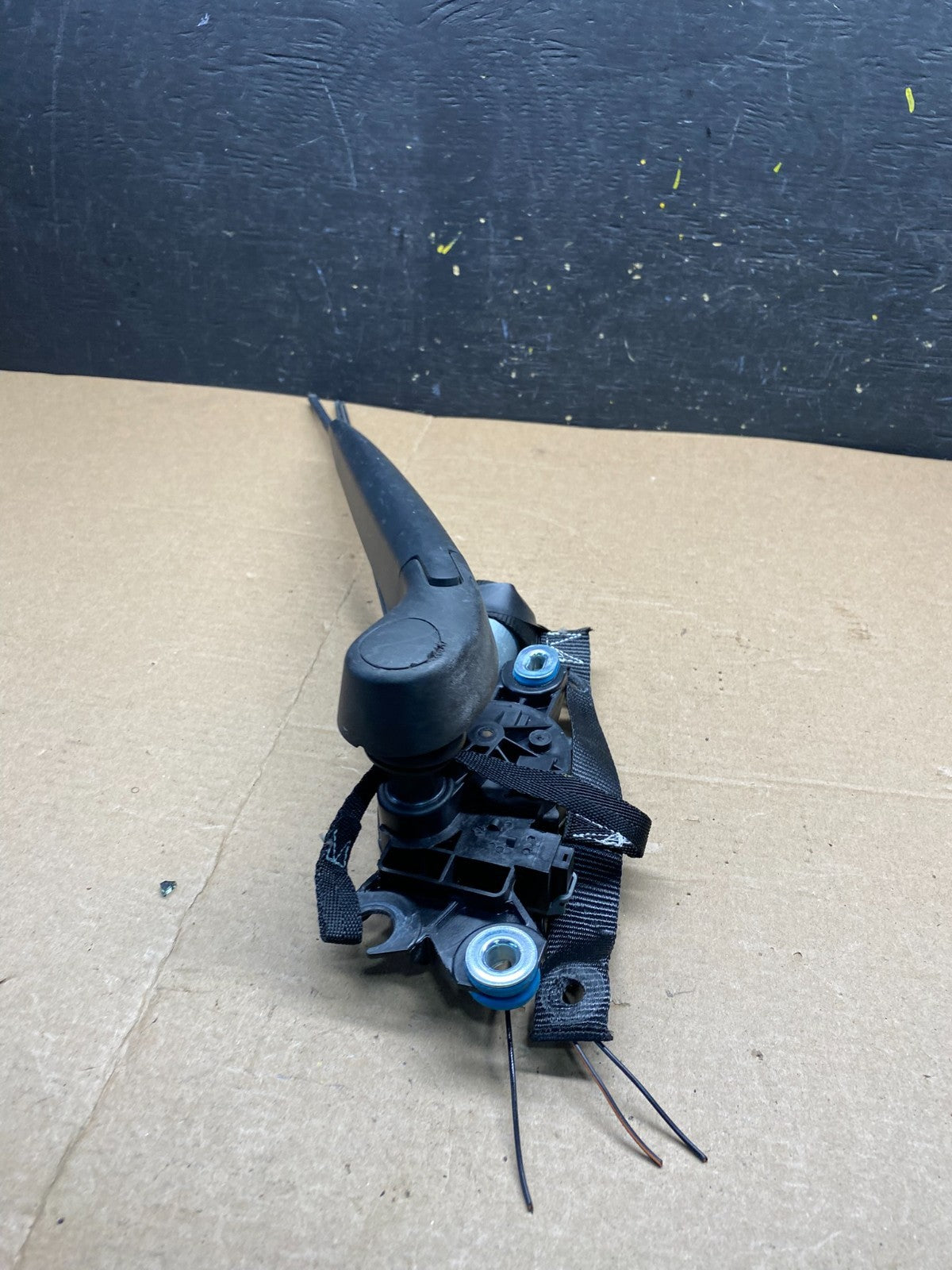 2008 - 2016 Volvo 70-Series Tailgate Back Door Rear Wiper Motor Wiper Q9496 DG2