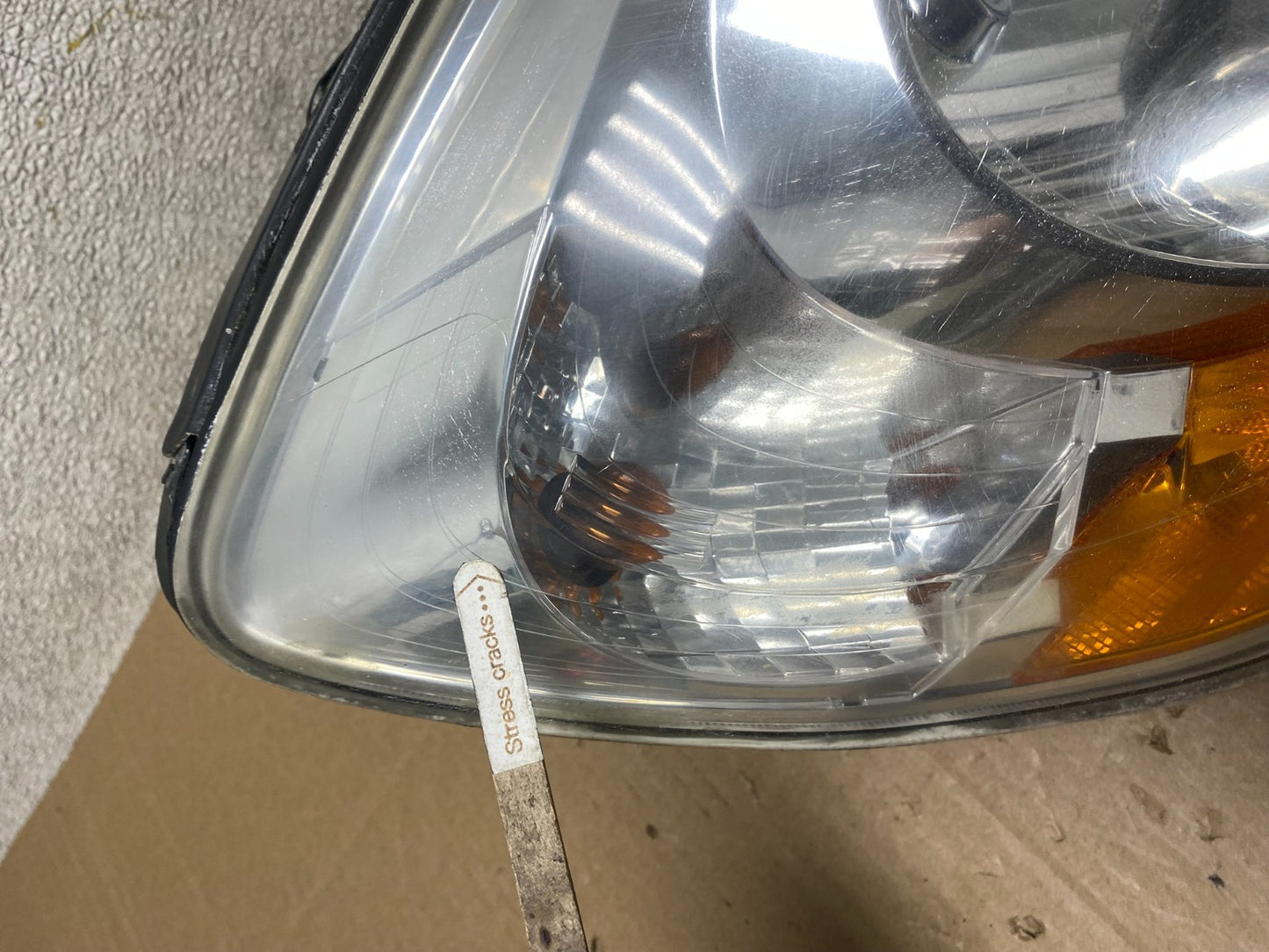 2007 to 2010 Kia Sportage Right Passenger RH Halogen Headlight T8207 DW5