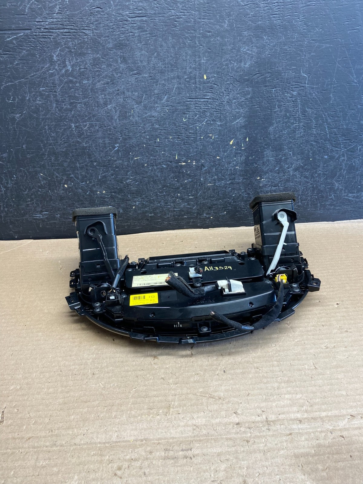 2009 to 2014 Hyundai Genesis A/C Heater Temperature Climate Control AH3529 DG4
