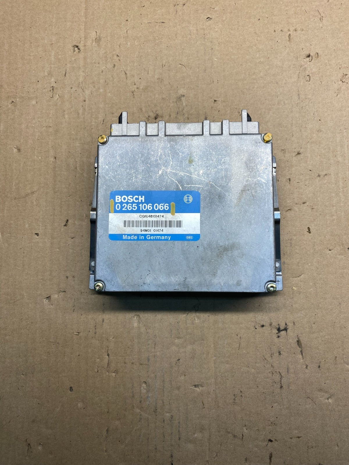 1994 - 1995 Mercedes S320 Engnine Computer Module ECM ECU ah4723 DG0