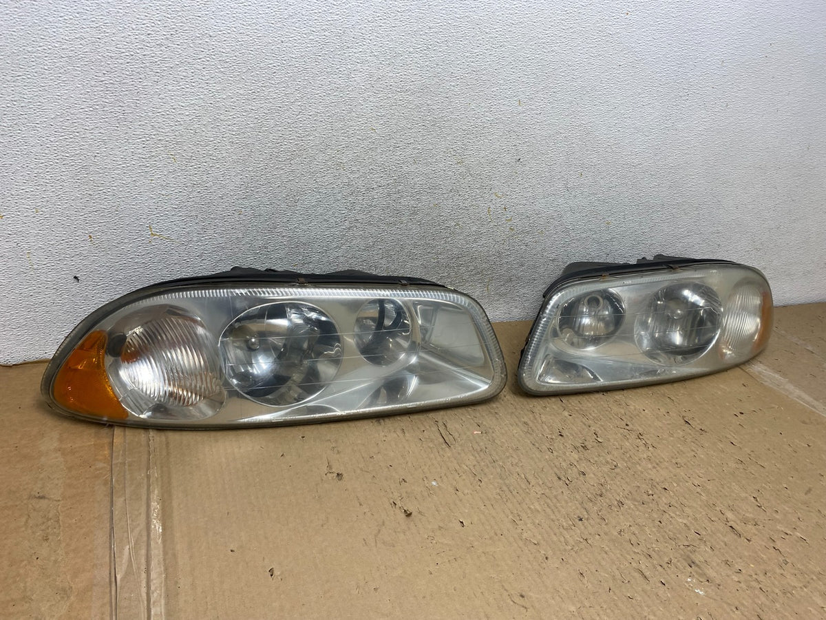 2008 to 2018 Mack CXU613 MP8 Right Passenger Side Headlight AH2924 PS1
