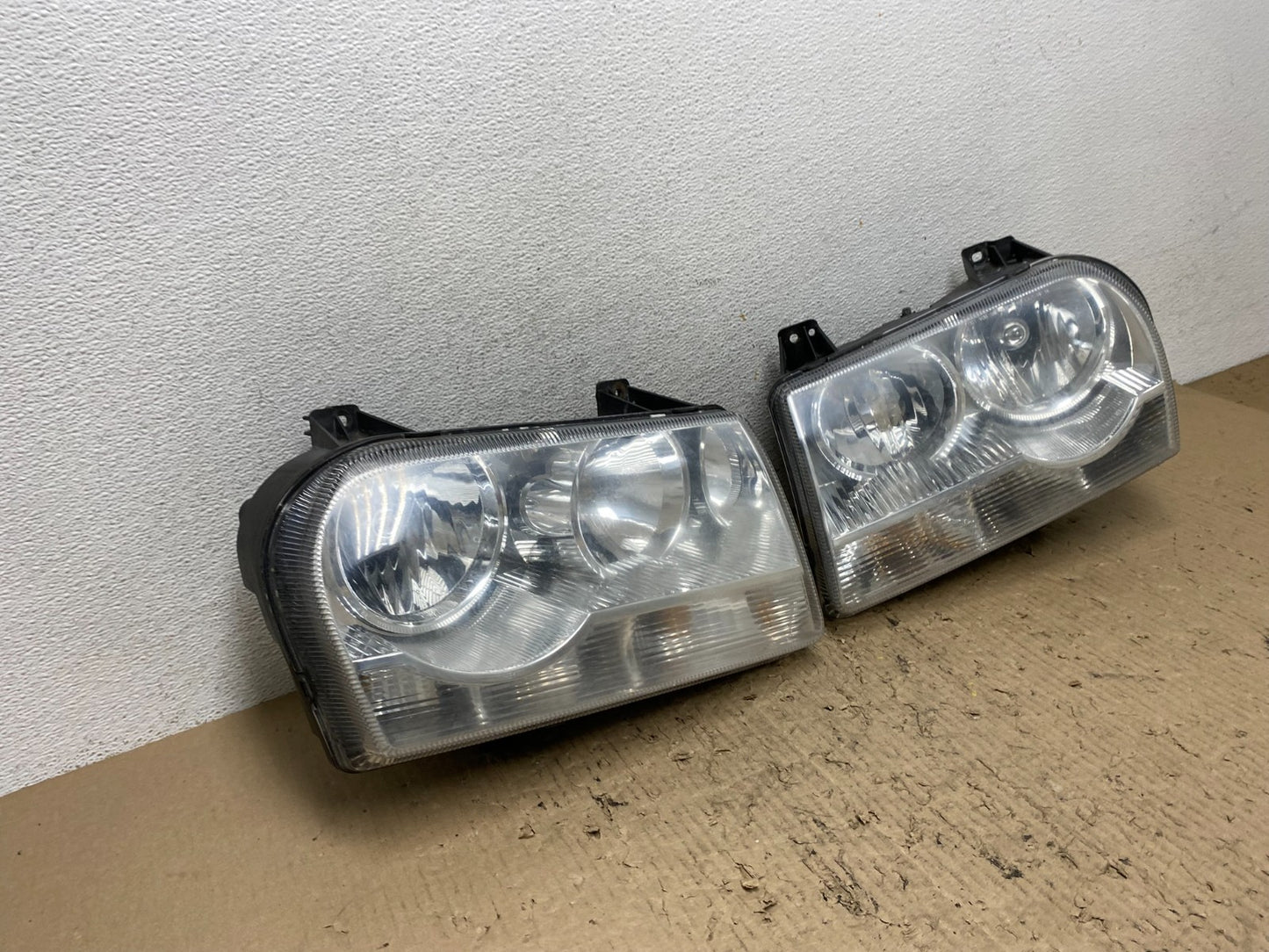 2005 2006 2007 Chrysler 300 Left+Right Halogen Headlights AF7263 DW2