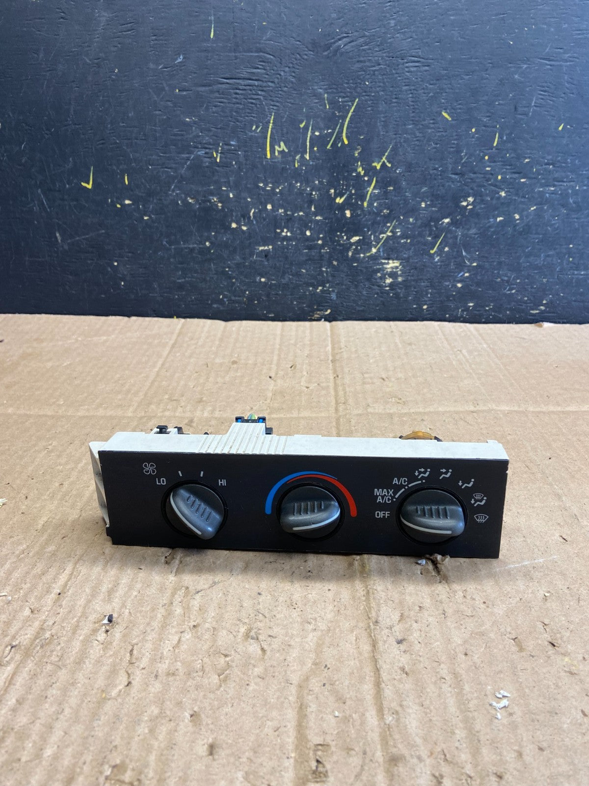 2001 - 2007 GMC Chevrolet Express 1500 Climate Control A/C AA8154 DG0