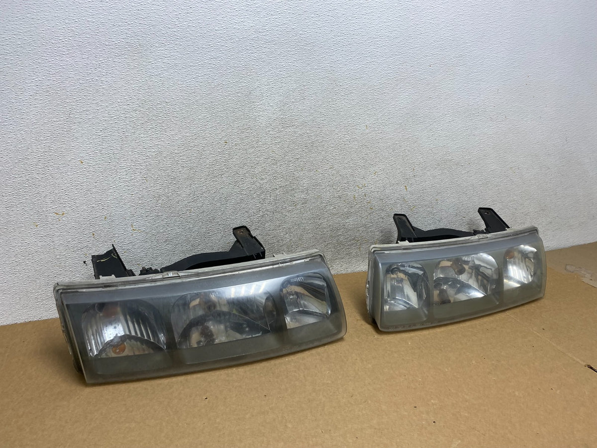 2002 2003 2004 Saturn Vue Left+Right Set Side Headlights AI2580 DW2