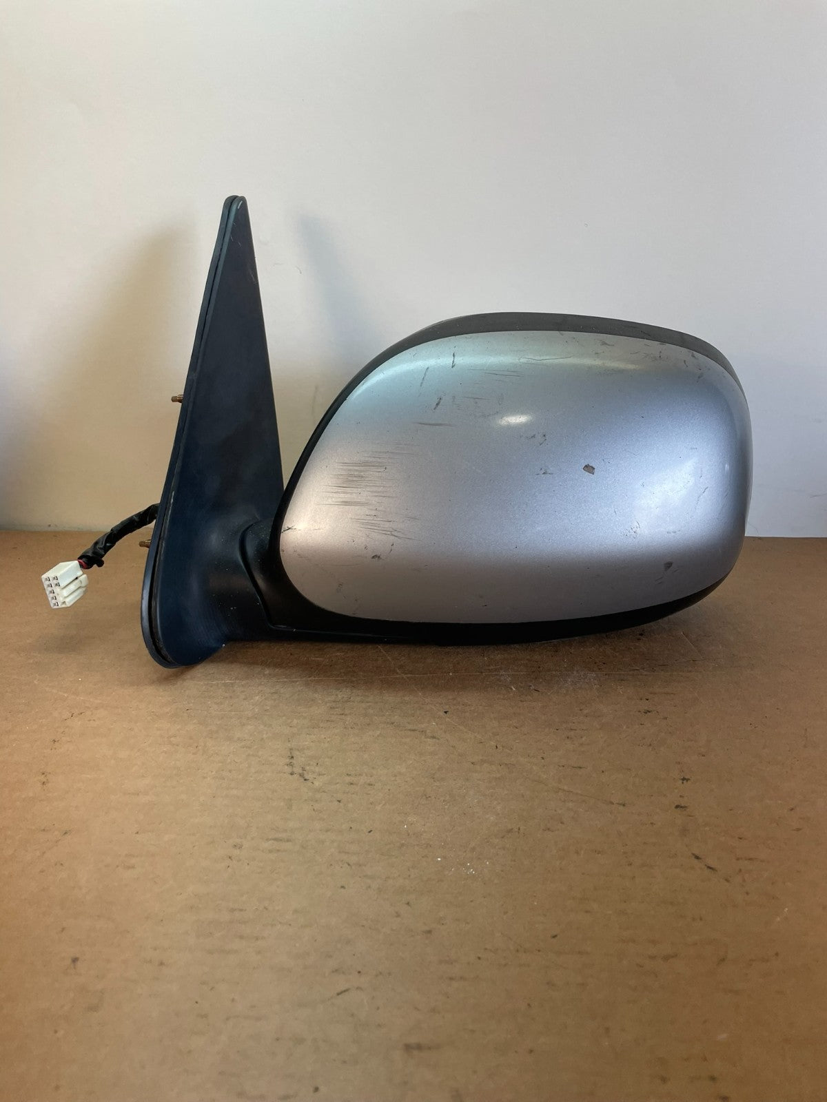 2001 to 2006 Toyota Sequoia Left Driver View Door Mirror AG0667 DW0
