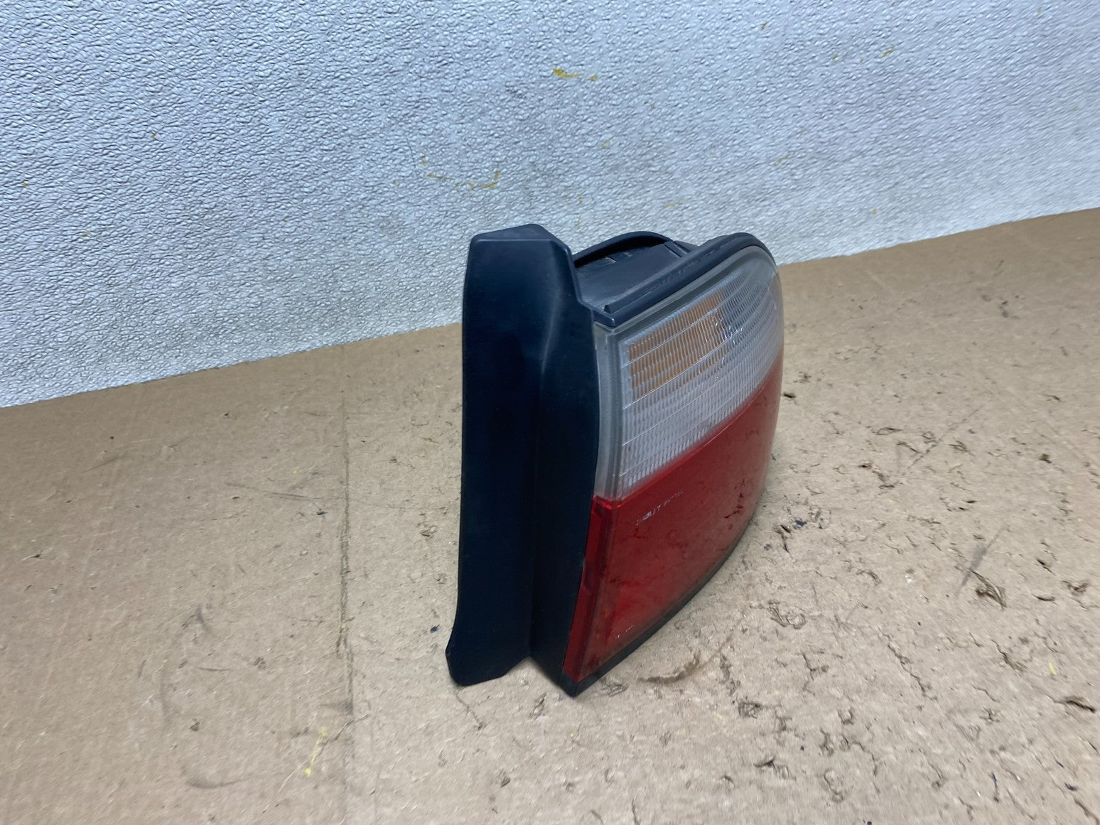 1996 to 1997 Honda Accord Right Passenger RH Side Tail Light OEM X2427 DW2