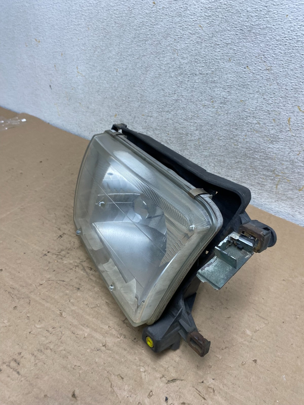 1999 to 2002 Toyota 4Runner Halogen Right Passenger RH Headlight AI0961 DW1
