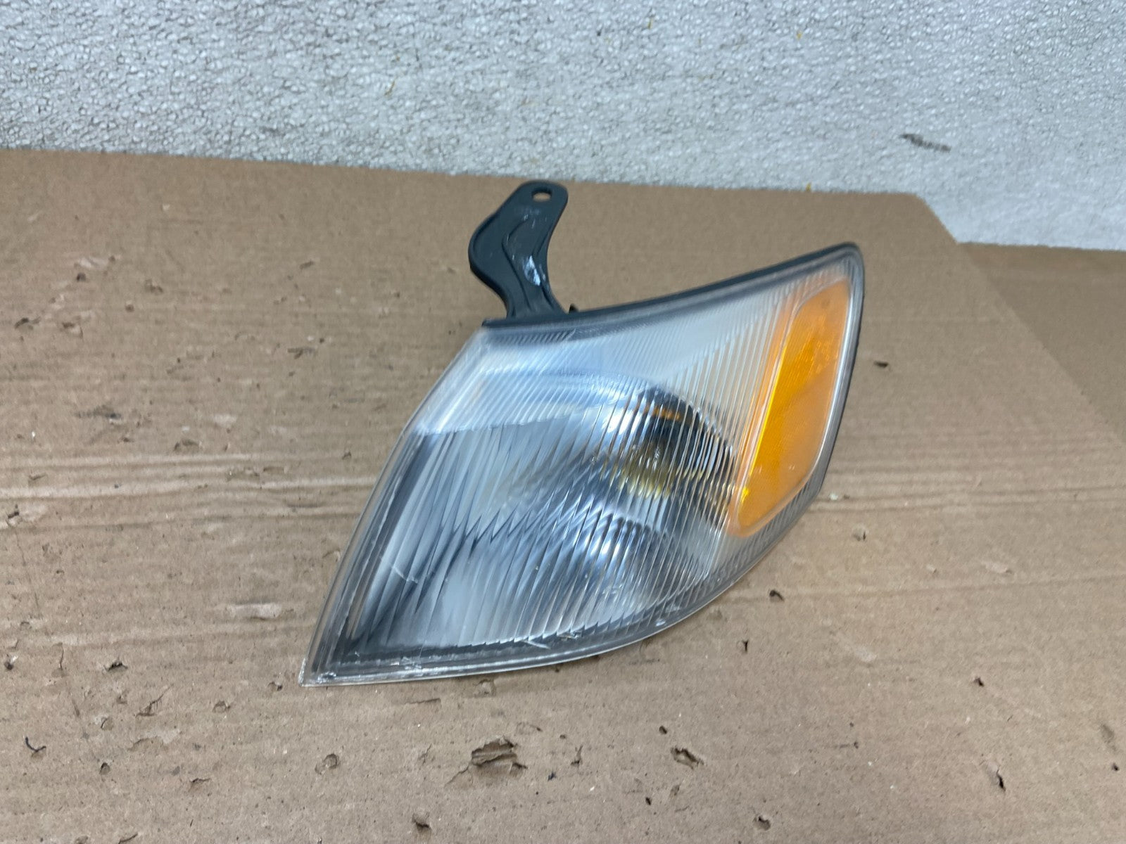 1997 1998 1999 Toyota Camry Left Driver LH Turn Signal AB1106 DW2