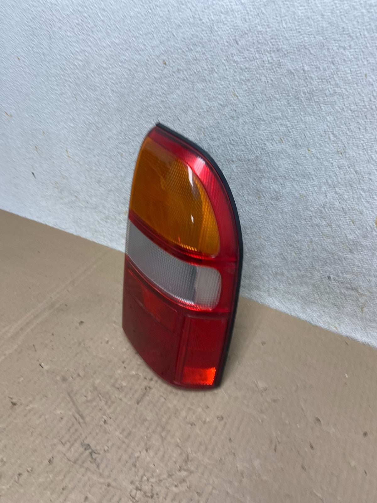 1999 to 2003 Suzuki XL-7 Vitara Right Passenger RH Side Tail Light AI9647 LK1