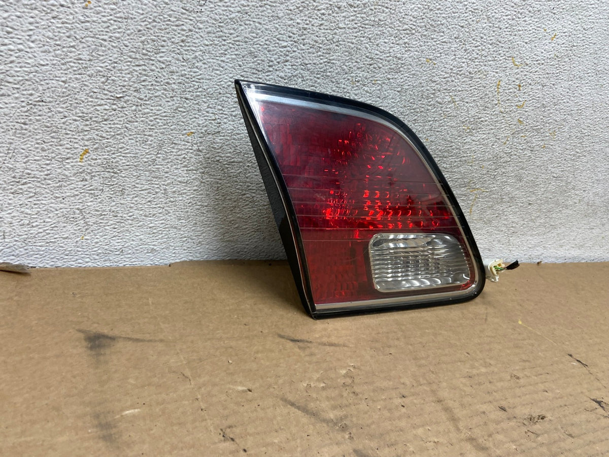 2002 2003 2004 Lexus ES300 ES330 Left Driver Lh Inner Tail Light AH4287 LK1