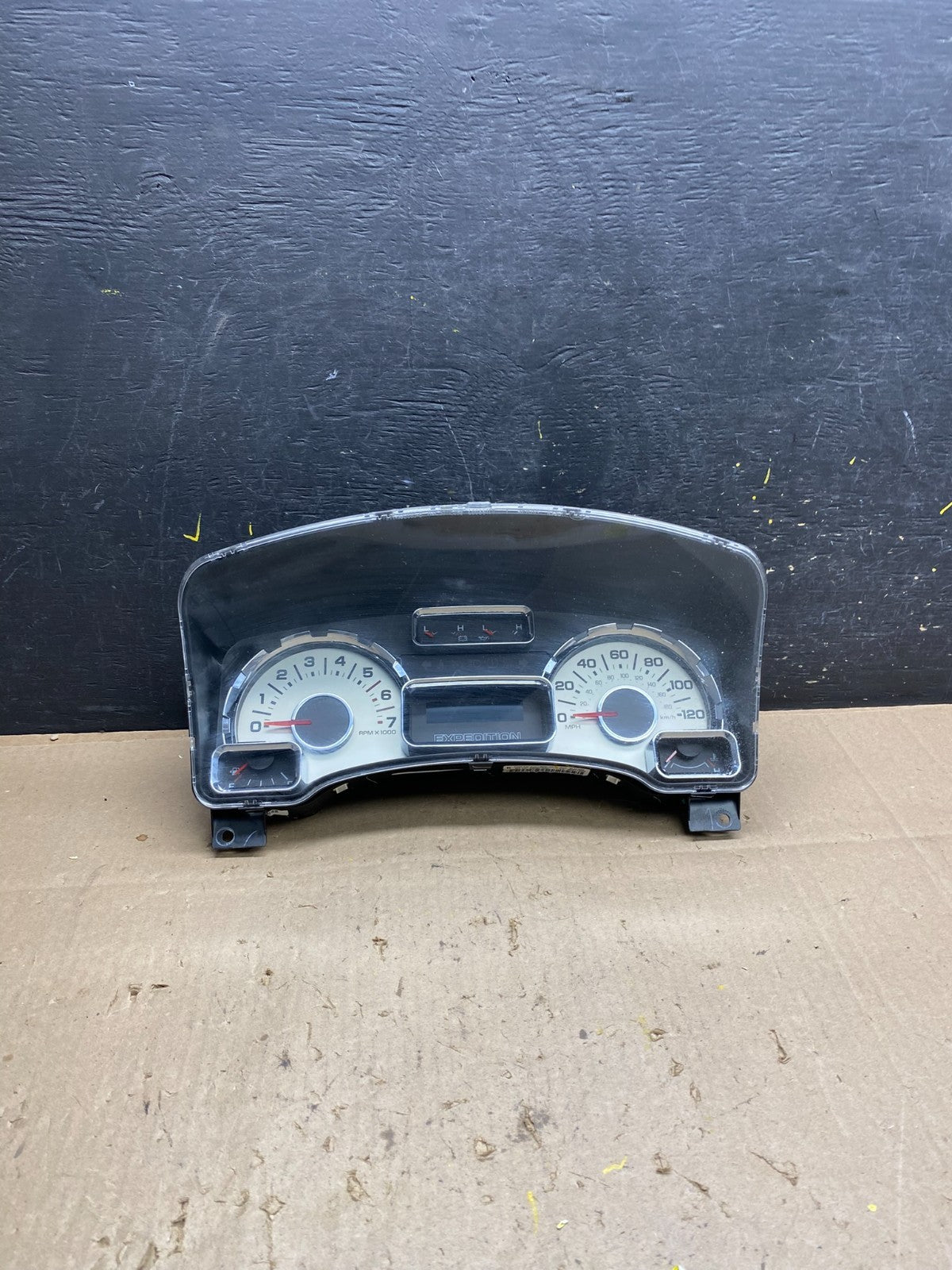 2007 to 2014 Ford Expedition Speedometer Cluster Gauge U4851 DG0