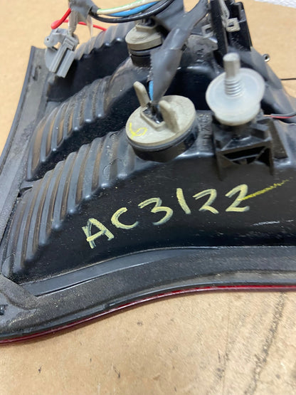 2009-2014 Volkswagen Routan Right Passenger Rh Side Inner Tail Light AC3122 LK6