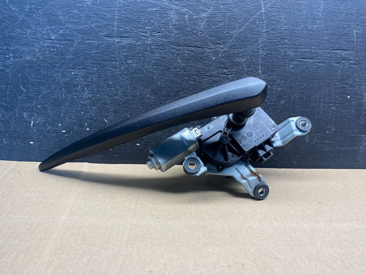 2010 to 2016 Cadillac SRX Rear Windshield Washer Wiper Motor AG9635 DG0