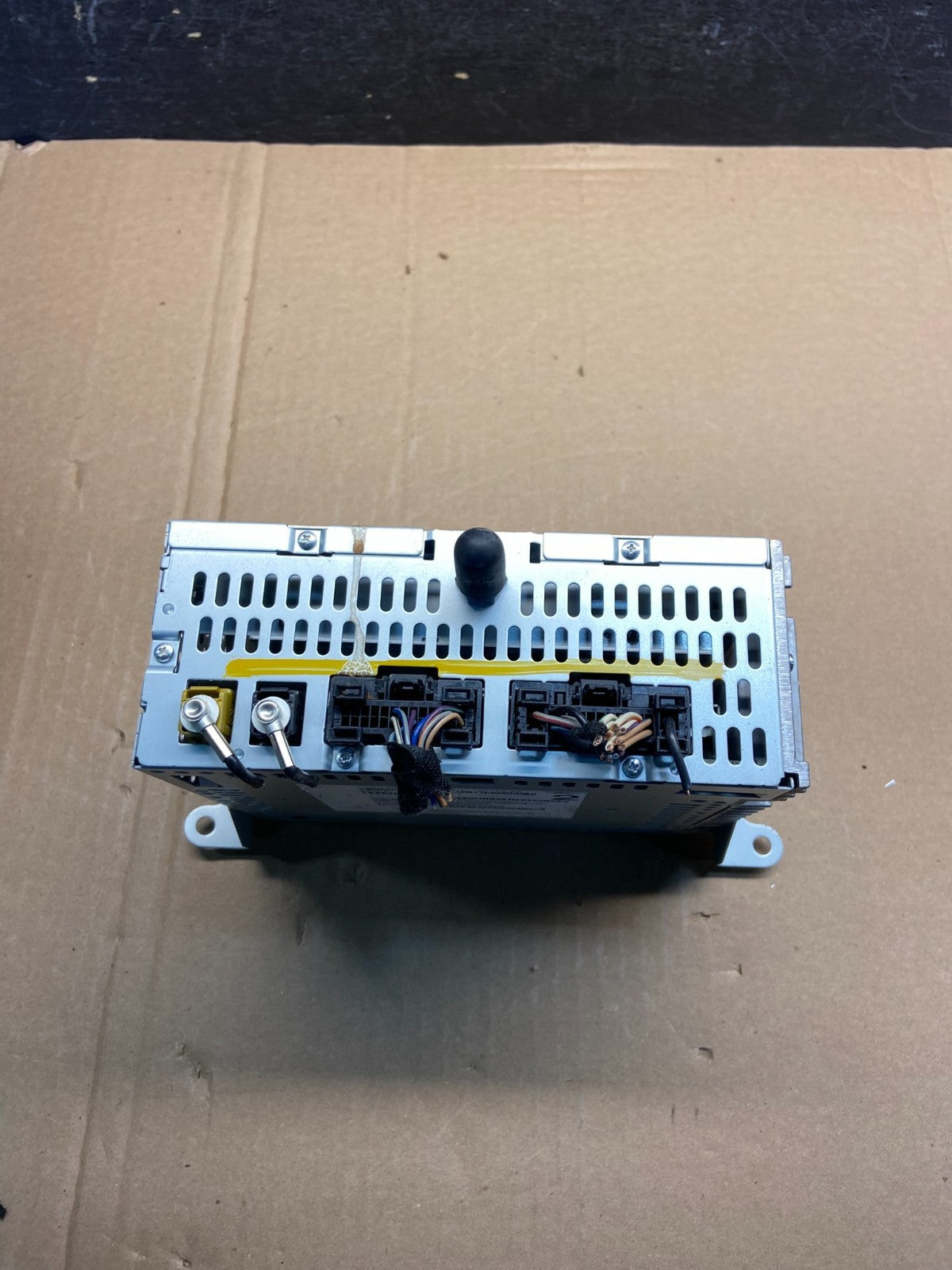 2013 to 2014 Ford Edge AM/FM Radio Reciever AE2271 DG5