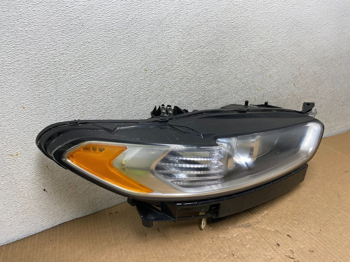 2013 to 2016 Ford Fusion Right Passenger Rh Side Headlight AI8864 DW2