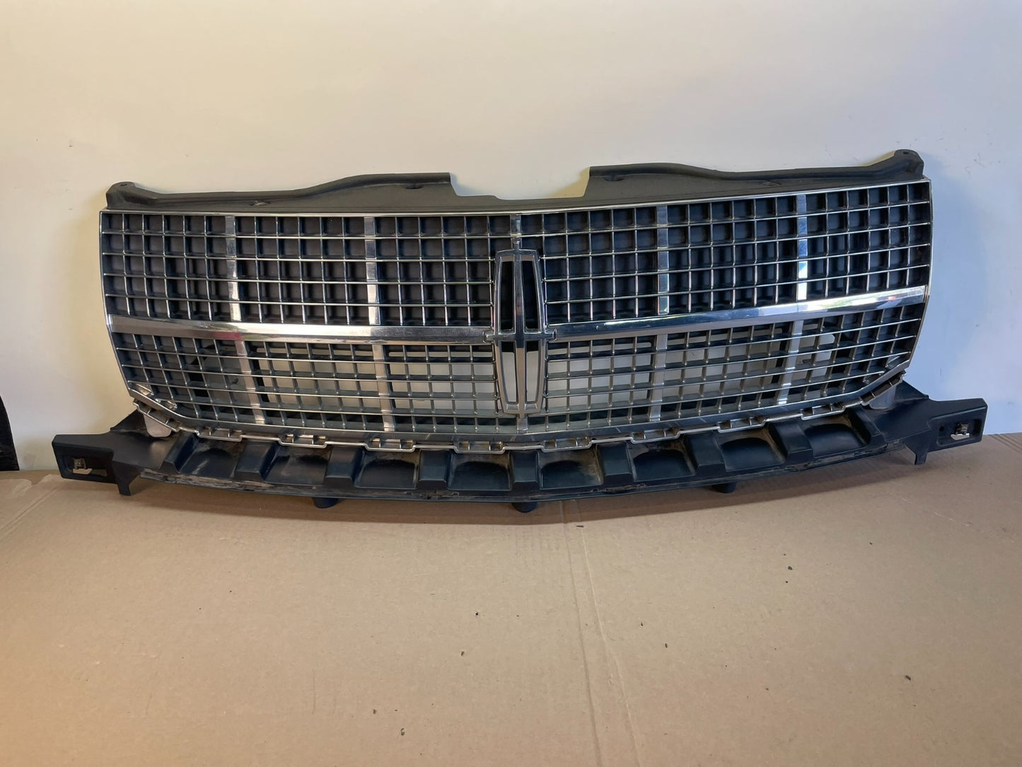 2007 to 2010 Lincoln Mkx Front Upper Grill Grille AG2574 MS0
