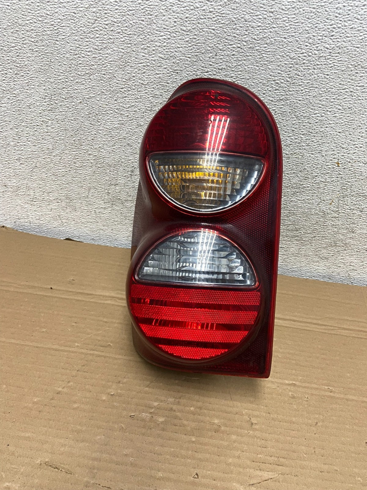 2005 2006 2007 Jeep Liberty Left Driver Lh Side Tail Light AG8887 DW0