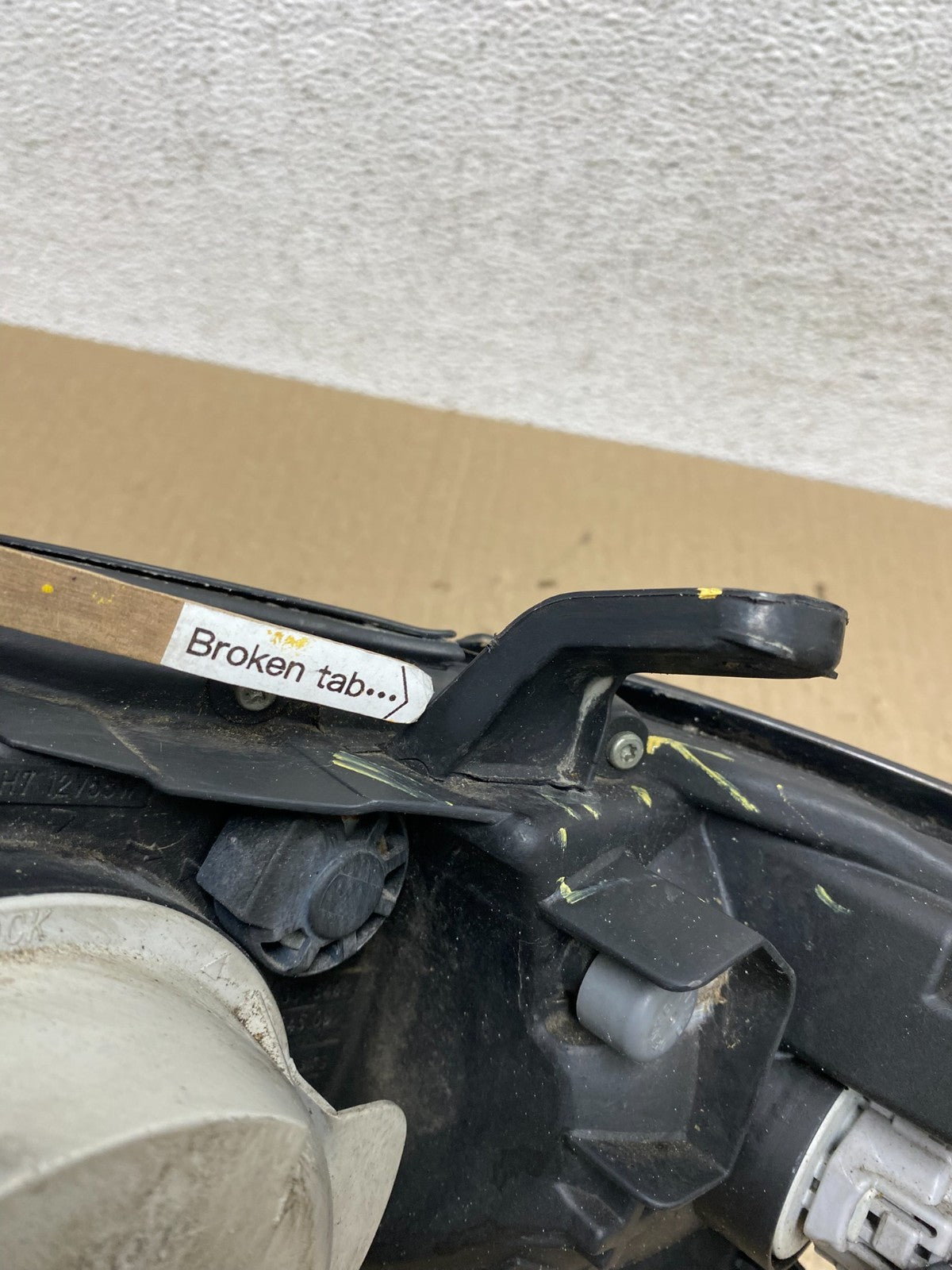 2006 to 2007 Subaru Legacy Right Passenger RH Side Headlight AE7083 DW5