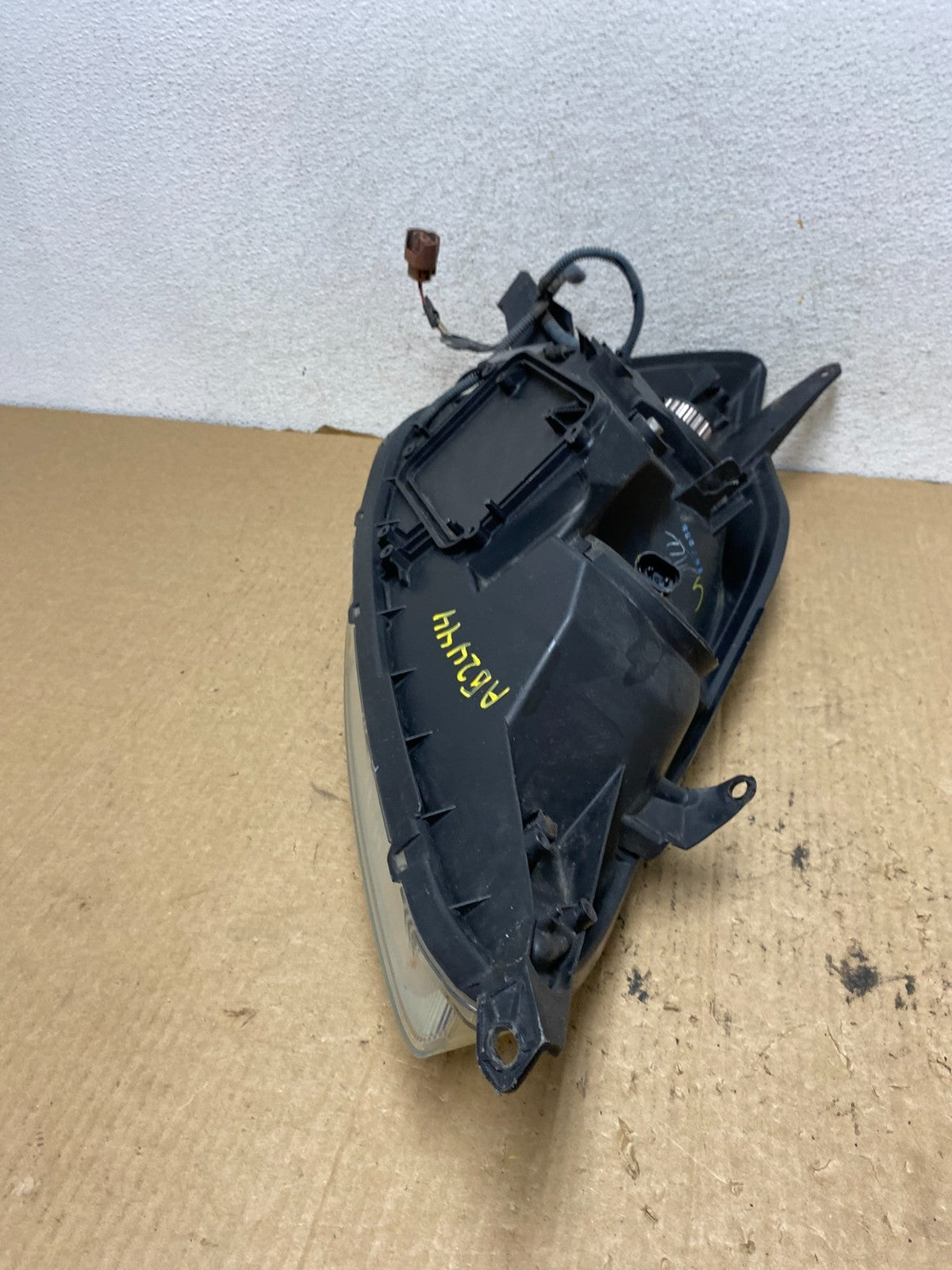 2004-2005 Toyota Sienna Left Driver LH Side Halogen Headlight AG2444 DW6