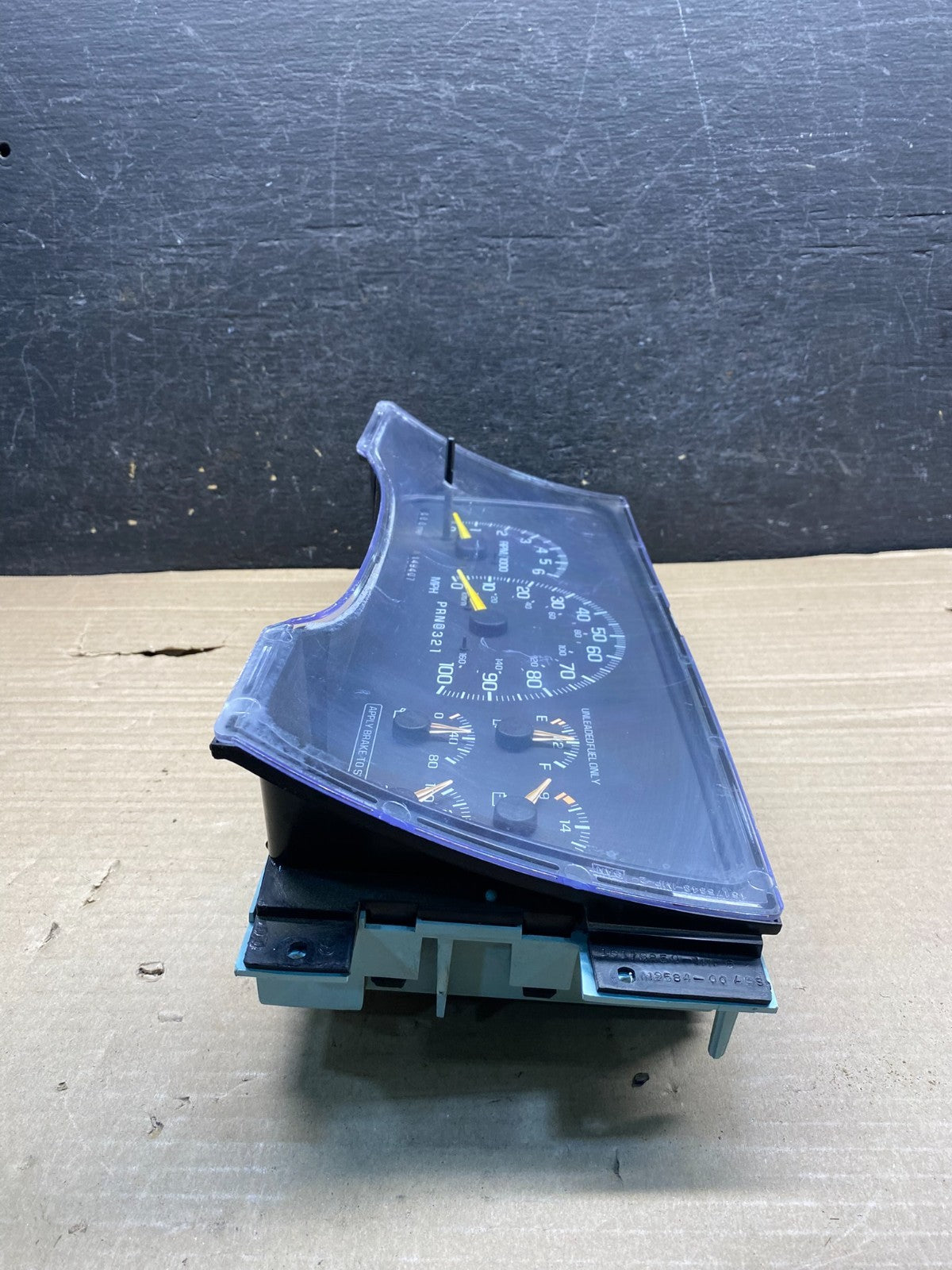 1995 to 1999 Chevrolet Silverado Suburban Cluster Gauge Speedometer AH9938 DG2