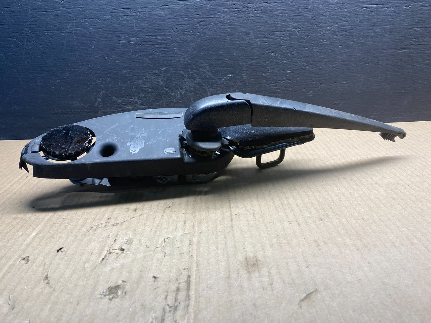 2011-2013 Jeep Grand Cherokee Tailgate Back Door Rear Wiper Motor Wiper AC0897 D1