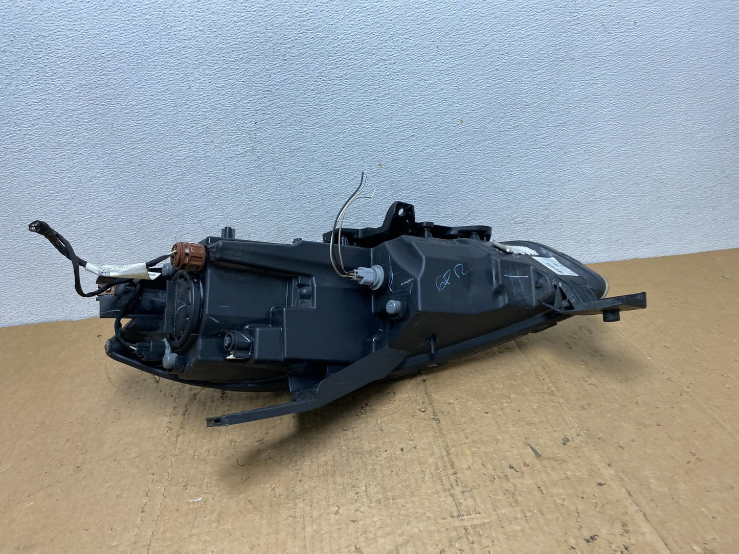 2013 to 2016 Dodge Dart Right Passenger Halogen Headlight AD0530 DW5