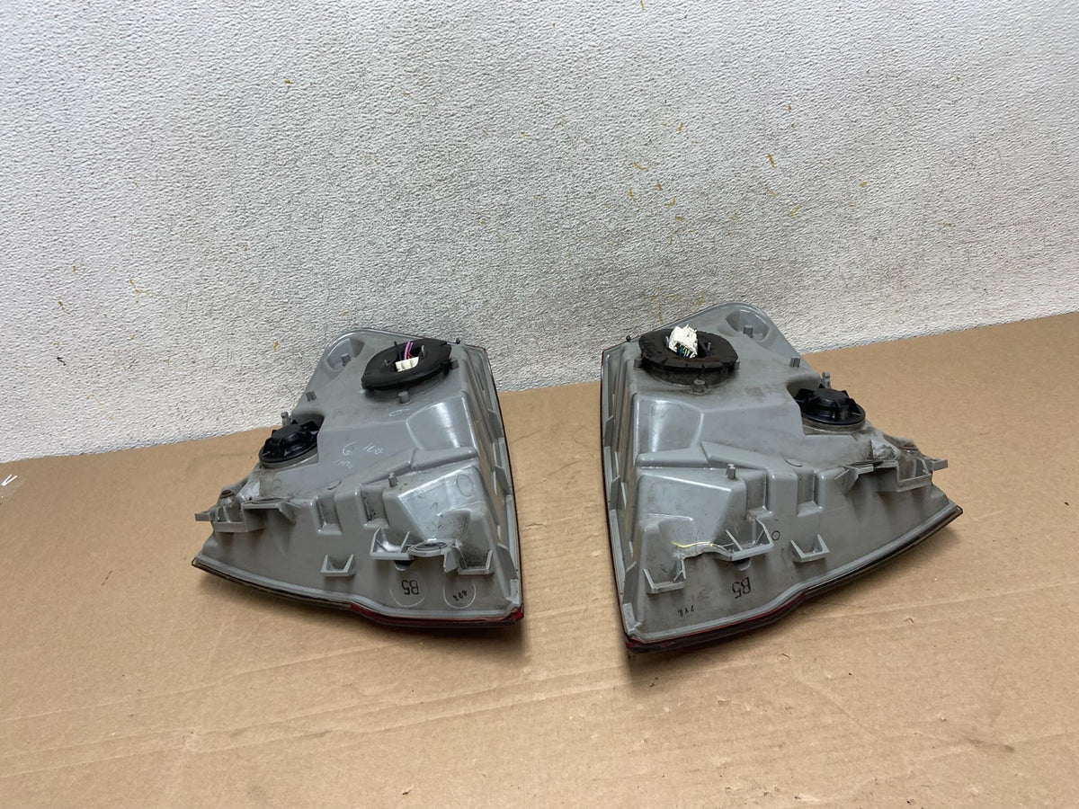 2008 2009 2010 Infiniti M35 M45 Left+Right Side Tail Lights AH9352 DW11