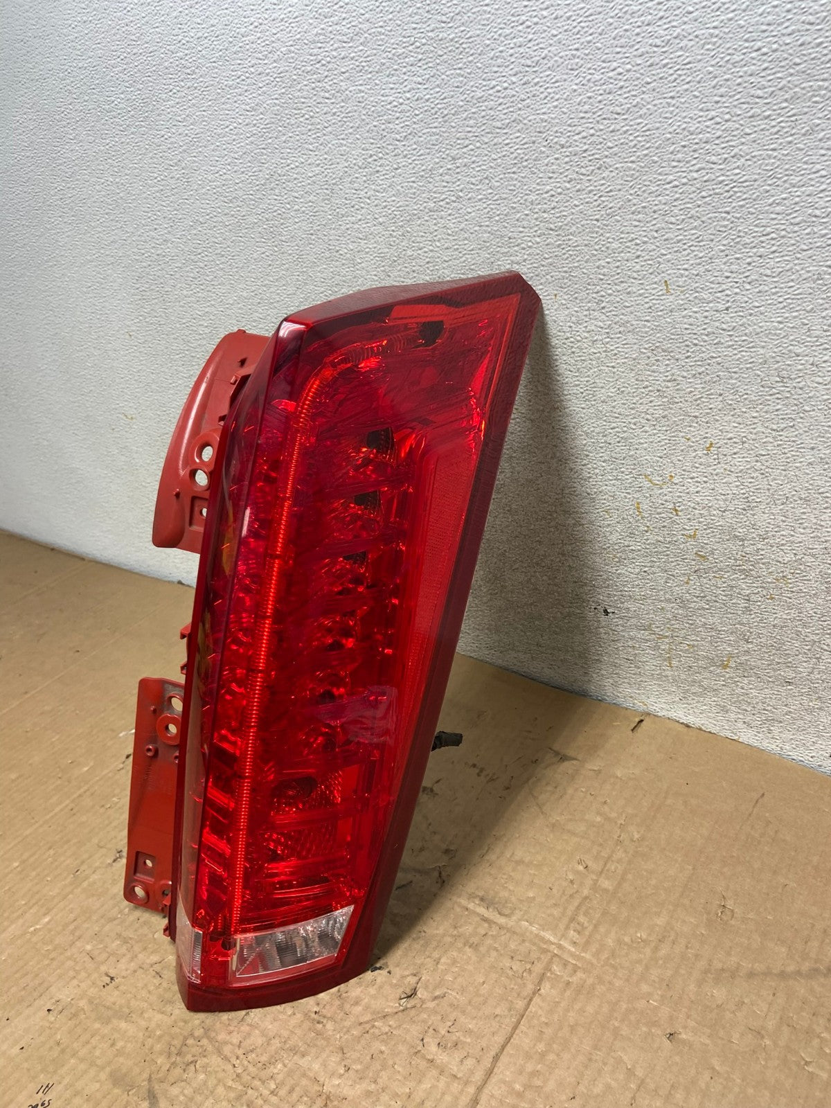 2010 to 2016 Cadillac Srx Right Passenger RH Side Tail Light AI8017 LK1