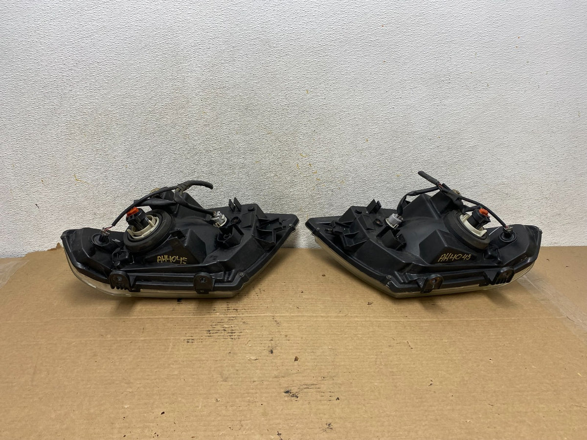 2008 to 2012 Nissan Pathfinder Halogen Headlights Left+Right AH4045 DW5
