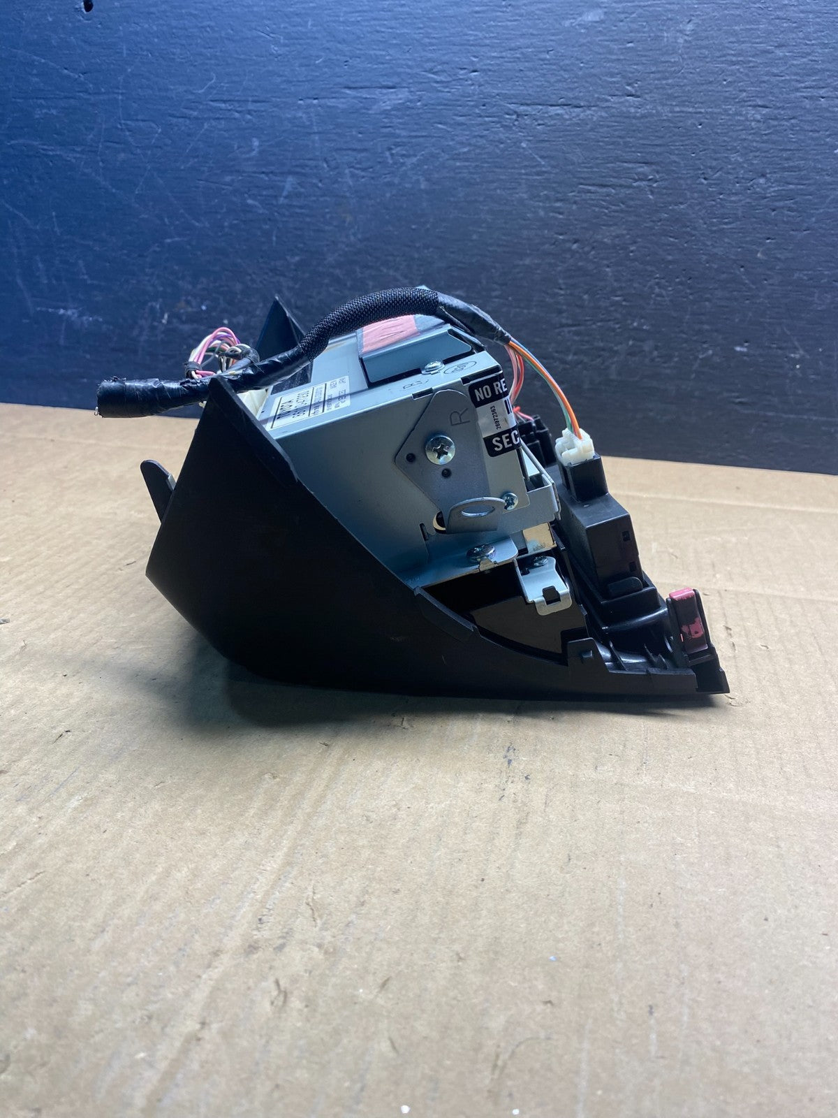 2006 to 2009 Toyota Prius Radio Stereo Receiver Screen Display AD1573 DW1