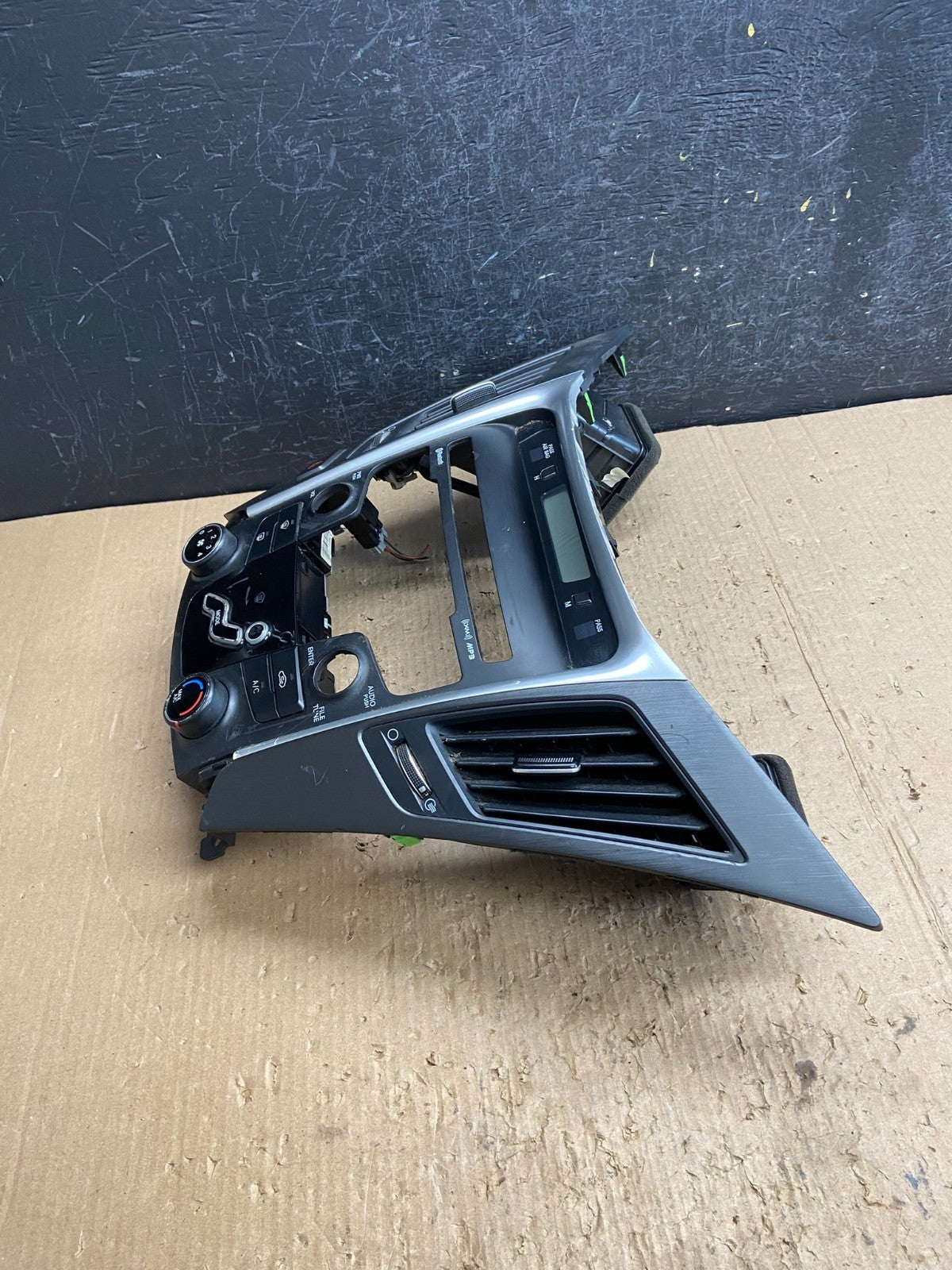 2011 - 2014 Hyundai Sonata Center Radio Climate Control Air Vent Bezel AF1462 DG2