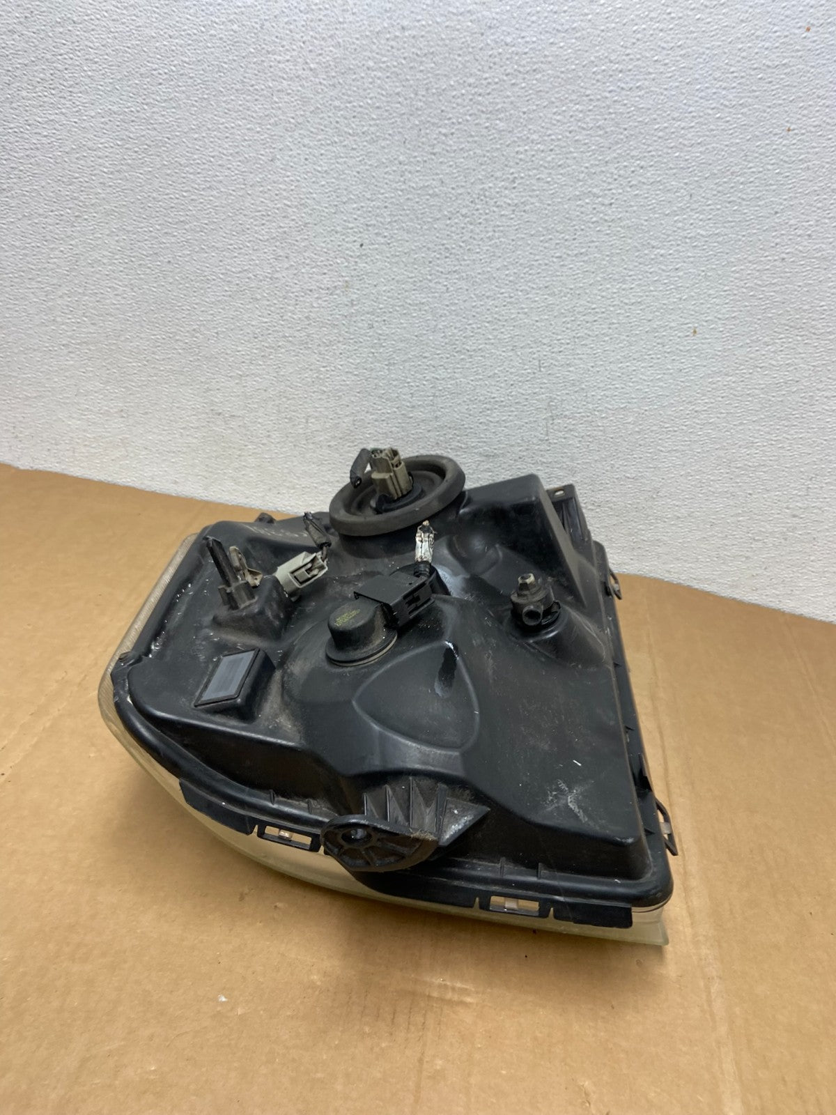 2008-2014 Ford Econoline E150 E250 E350 Right Passenger Headlight AC8381 DW8